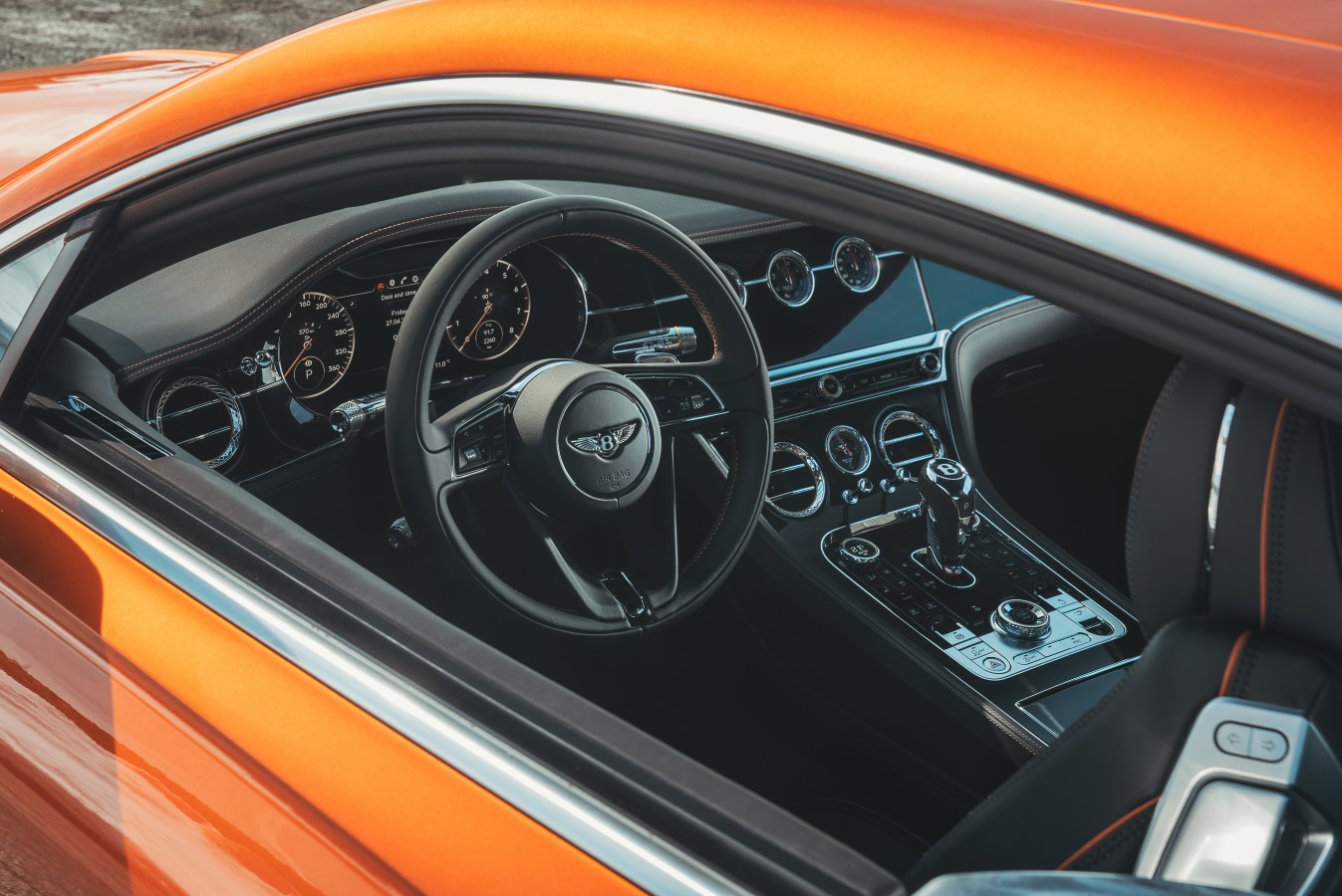 НОВЫЙ BENTLEY CONTINENTAL GT – УЖЕ В ШОУ-РУМАХ - изображение Bentley-Continental-GT-Orange-Flame-37 на Bentleymoscow.ru!