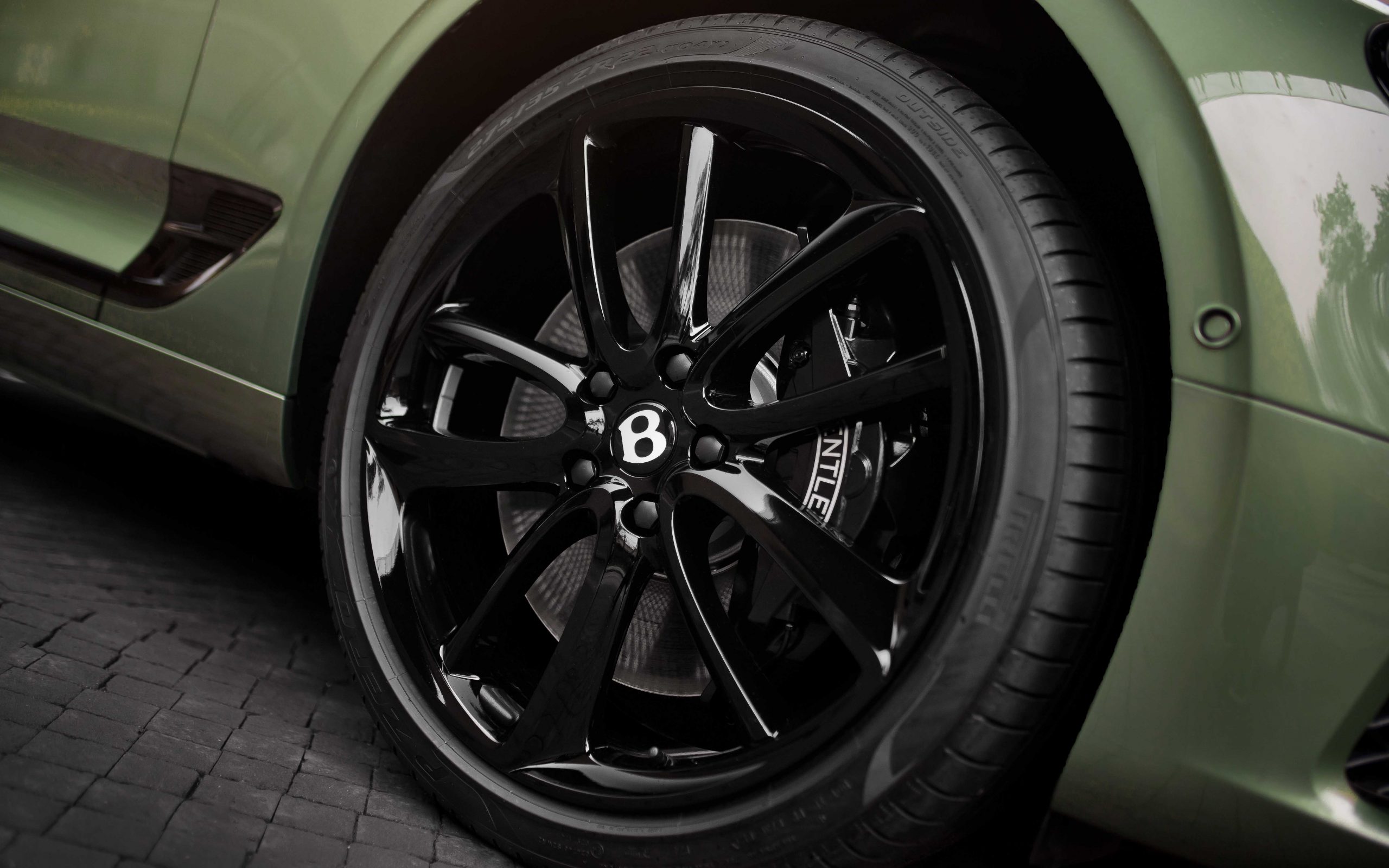 НОВЫЙ BENTLEY CONTINENTAL GT V8 - изображение IMG_9188-scaled на Bentleymoscow.ru!
