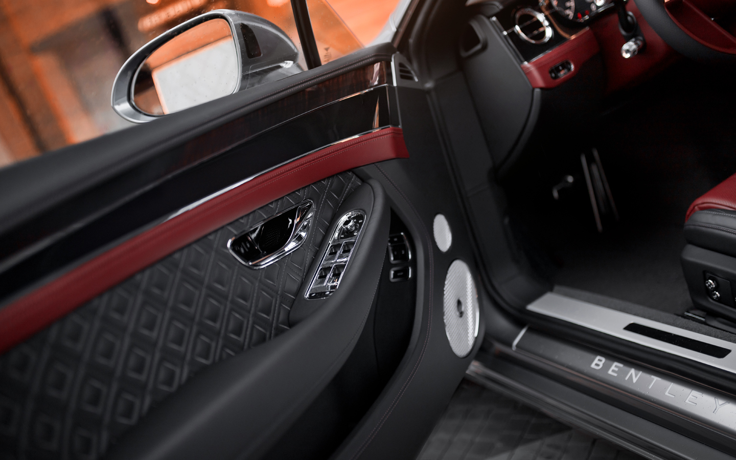 НОВЫЙ BENTLEY CONTINENTAL GT V8 - изображение IMG_9255 на Bentleymoscow.ru!