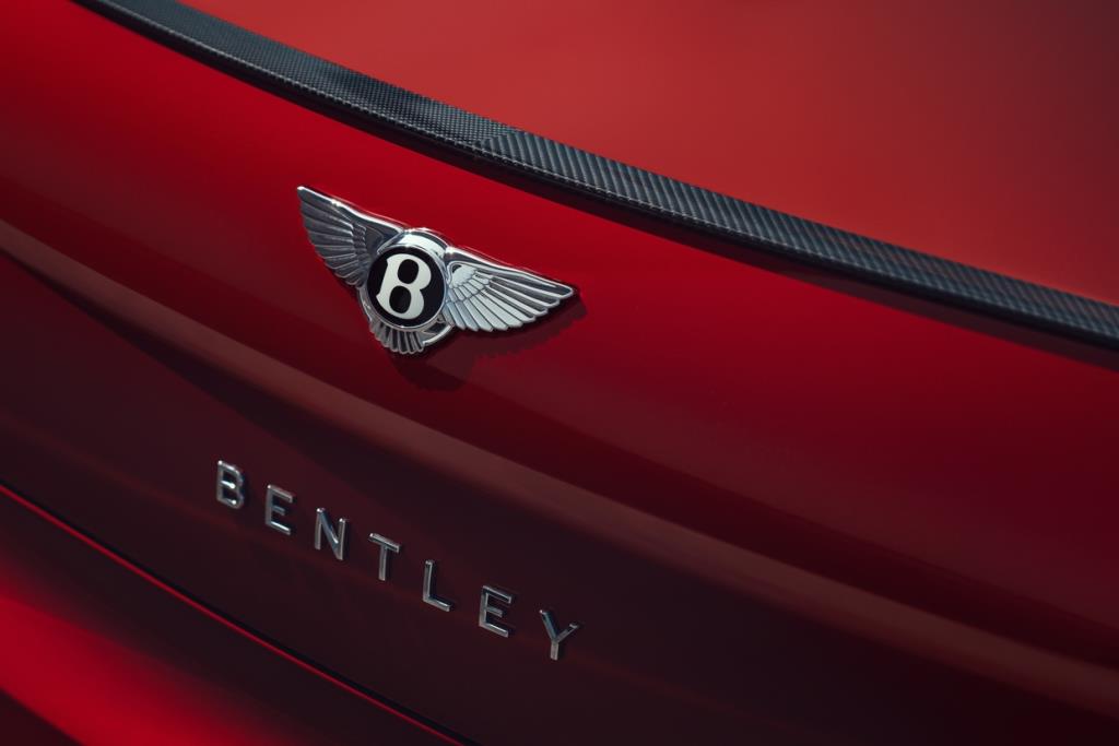 НОВЫЙ FLYING SPUR V8 - изображение jpeg-Imagery_Flying-Spur-V8_21MY_Flying-Spur-V8-Rear-Badge на Bentleymoscow.ru!