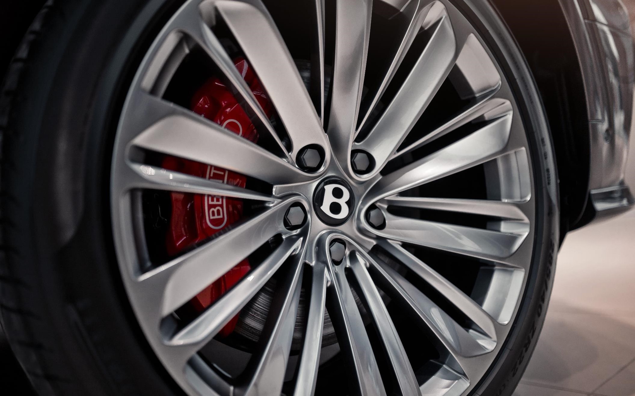 Есть повод подарить Bentley! - изображение Рисунок5 на Bentleymoscow.ru!